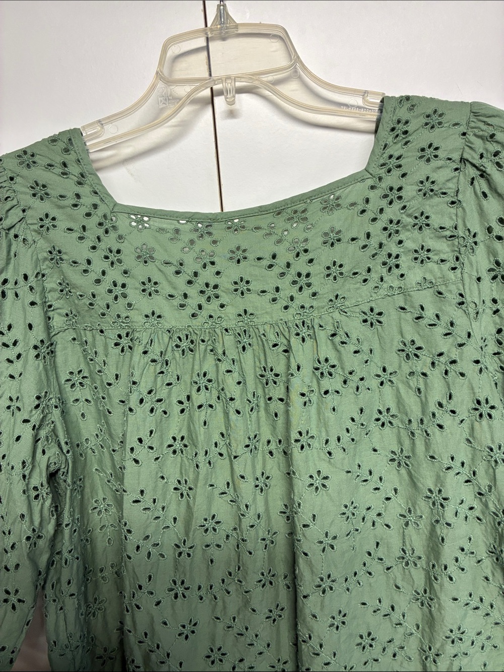 GAP Green Eyelet Flutter Sleeve Blouse Cottagecore,Top Small - Picture 4 of 7